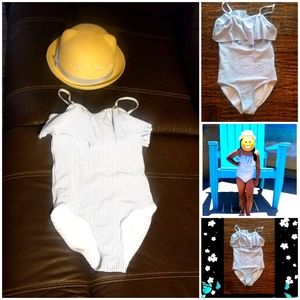 Girl's swimsuit